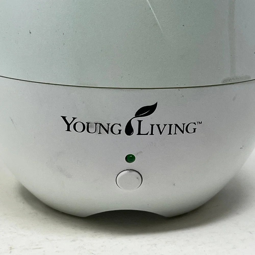 Young Living Home Diffuser YD-08623 White Green Tulip Ultrasonic Essential Oil